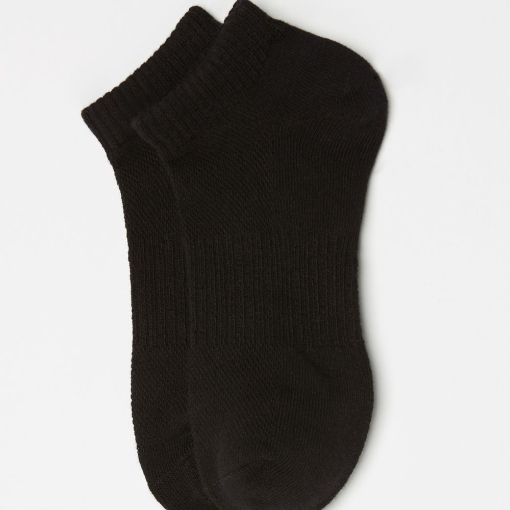 5 Pairs NWT Fabletics Performance Socks